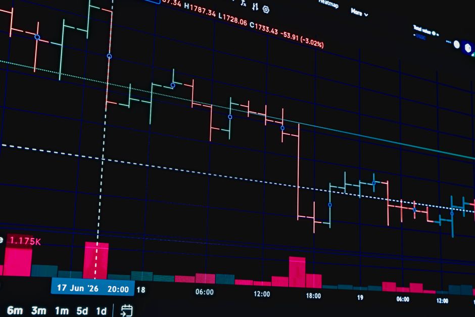 How Can Retirees Protect Short-Term Spending Money Without Market Risk?